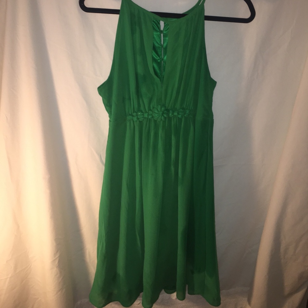 Green Verty Size Large Keyhole dress