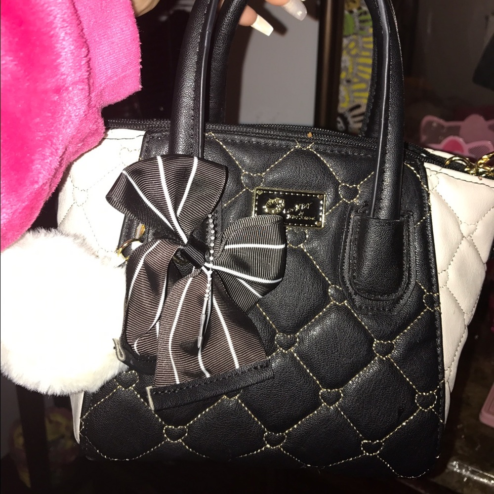 Cute betsey Johnson purse