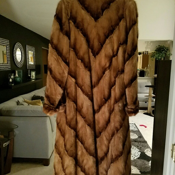 Fur coat - Picture 2 of 5