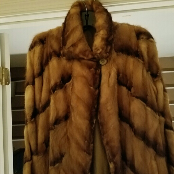 Fur coat - Picture 3 of 5