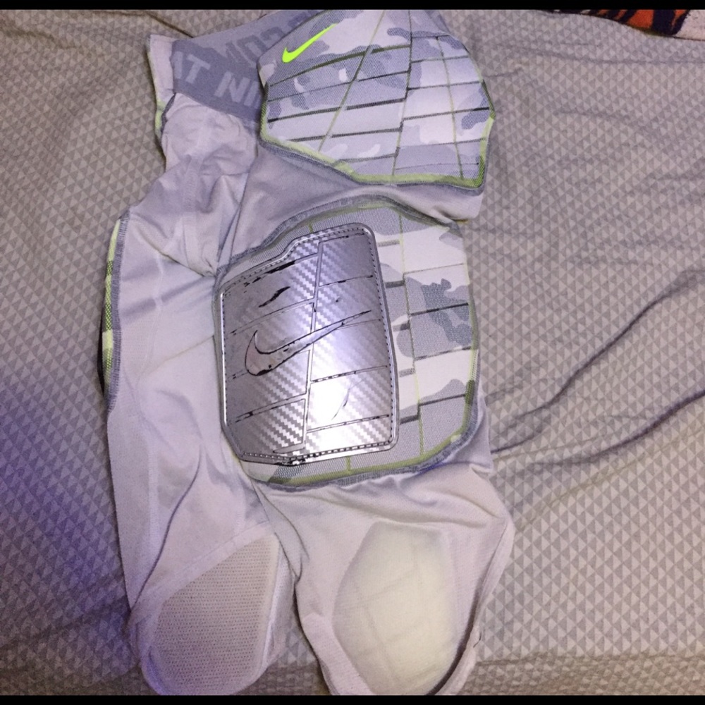 Nike pro combat football hurdle