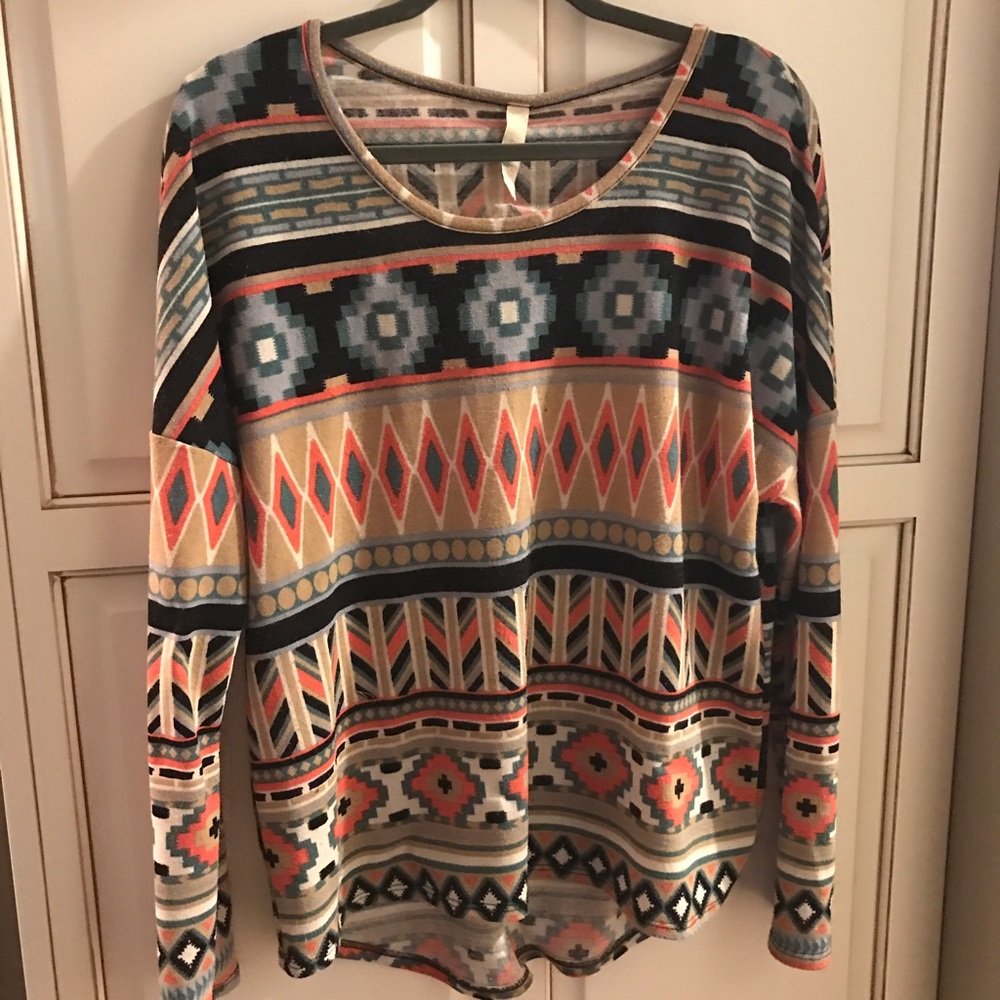 ❤SOLD❤ Adorable boutique Aztec long sleeve