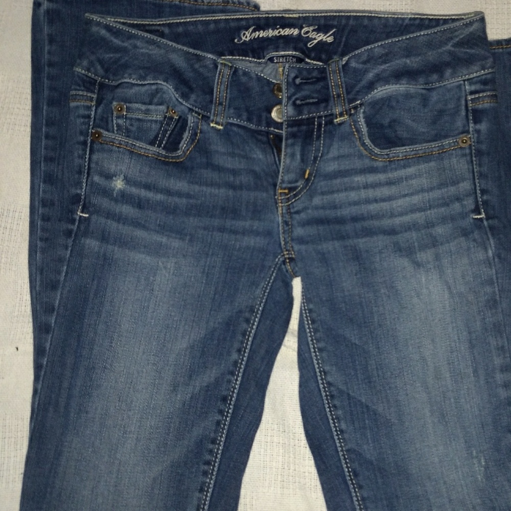 AE Artist blue jeans
