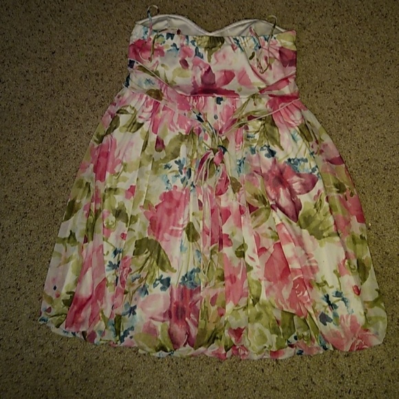 Juniors flowy floral dress - Picture 2 of 3