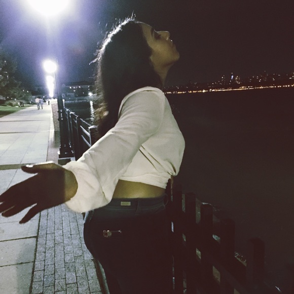 Meet your Posher, Stephanie - Picture 3 of 3