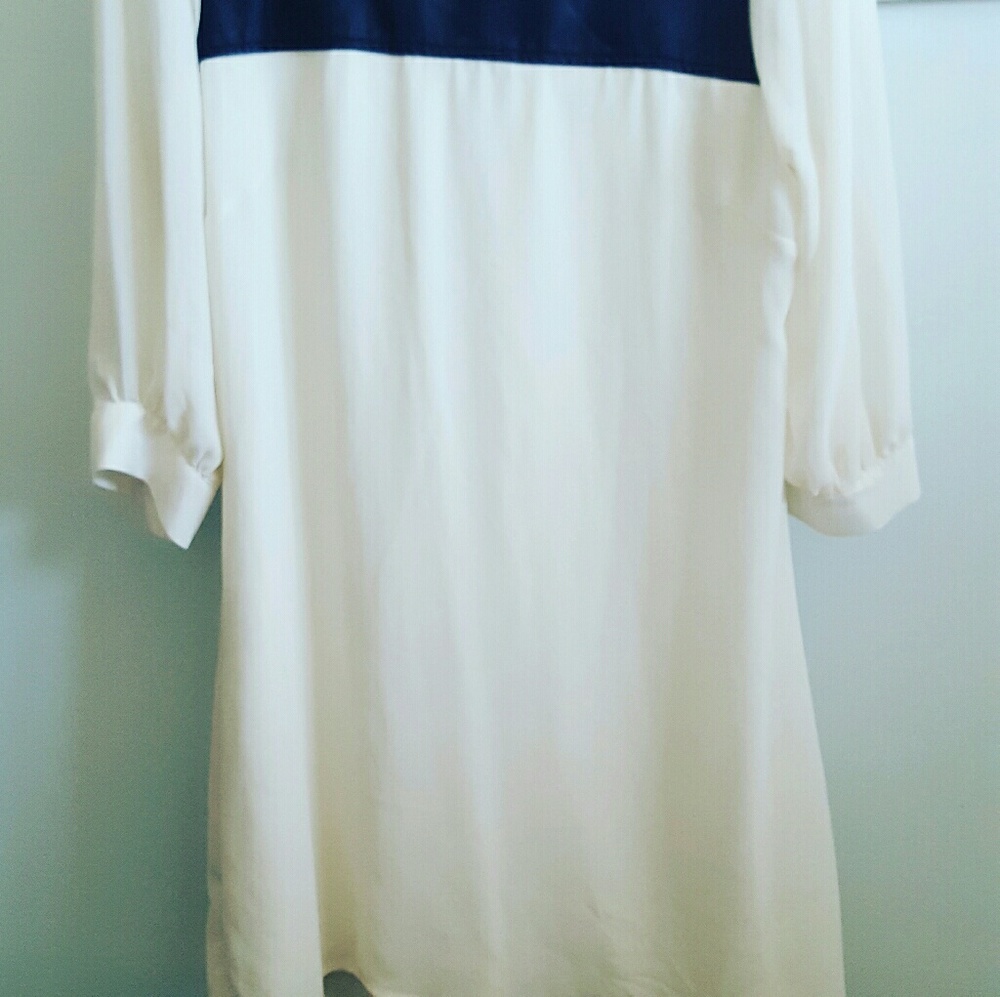 White and black dress - Picture 2 of 2