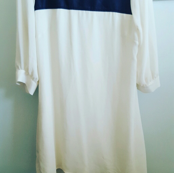 White and black dress - Picture 2 of 2