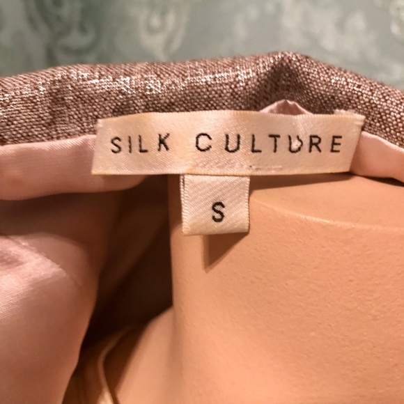 Metallic Linen Set by Silk Culture - Picture 4 of 8
