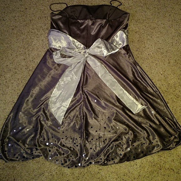 Gray and silver semi-formal dress with sequins - Picture 3 of 4
