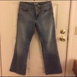 Worn 3 times! 10 petite boot cut Levi's!