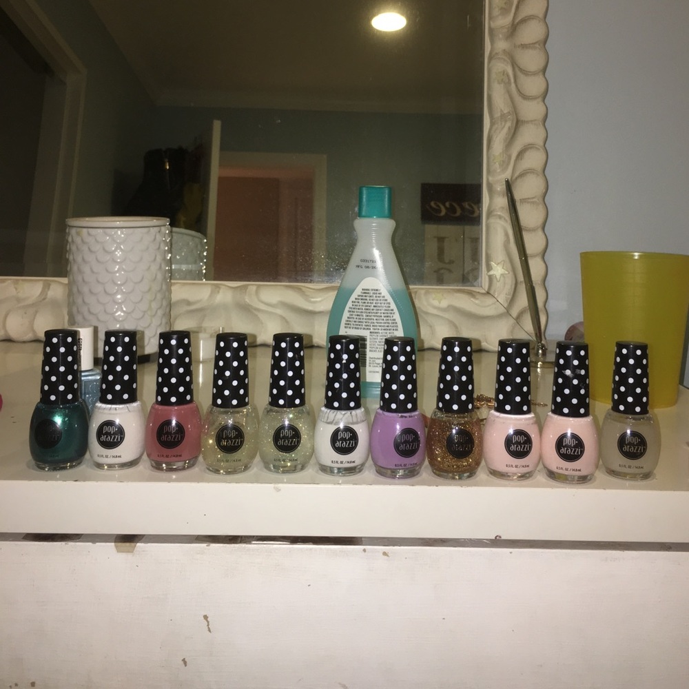 Pop-ataxia nail polish