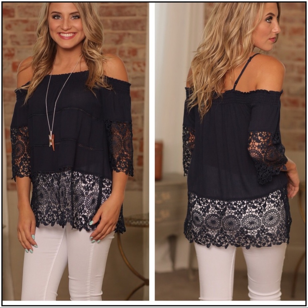 🔹LAST ONE! 🎉HP Lace Navy Blue Cold Shoulder Top - Picture 2 of 3