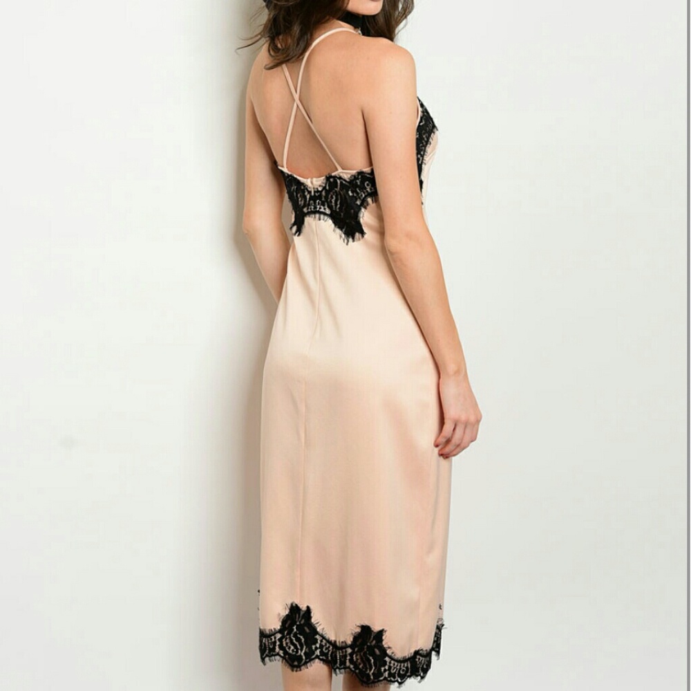 DRESS CHIC SLIP DRESS - Picture 2 of 2