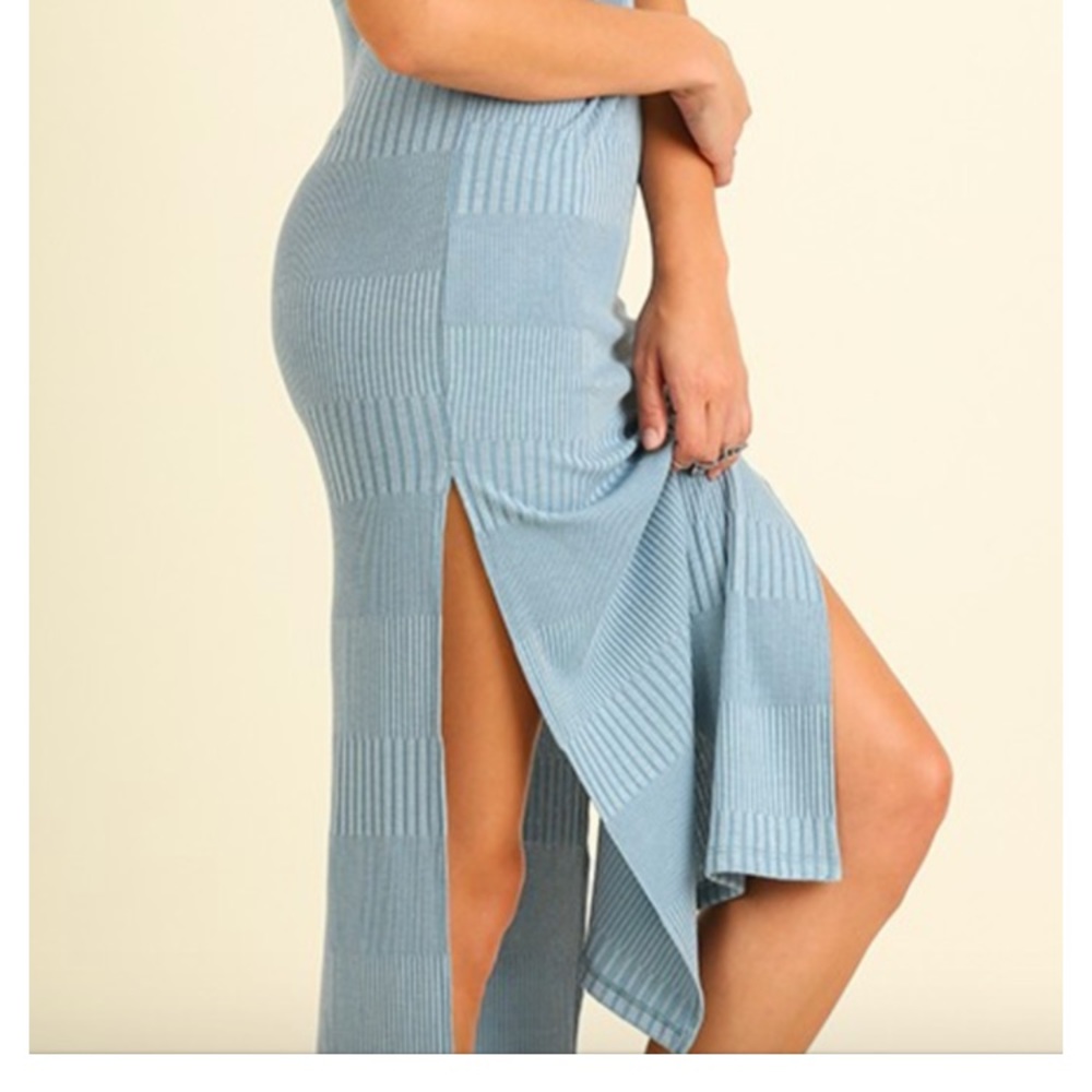 🔥Dusty  blue, tight-fit midi dress, made In 🇺🇸