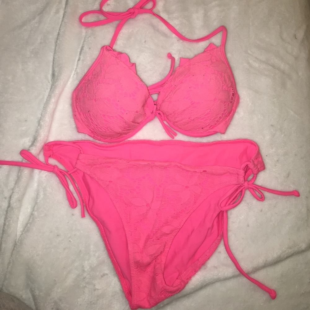 VICTORIA'S SECRET PUSH-UP BIKINI