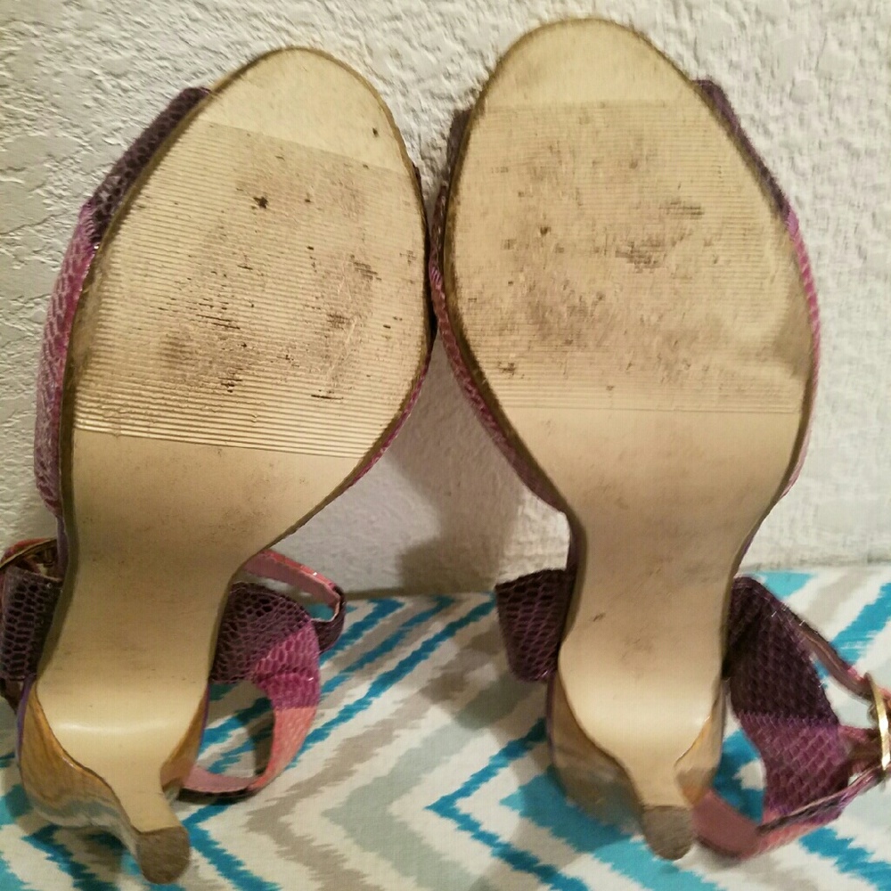 Heels/Sandals - Picture 2 of 4