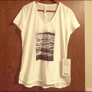 Lululemon Circadian Tee *NWT* size 12