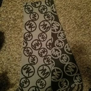 MK scarf