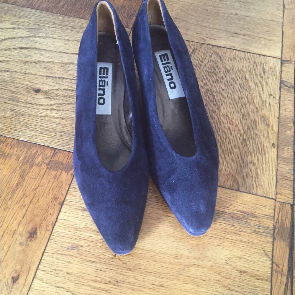 Elano blue suede elegant pumps
