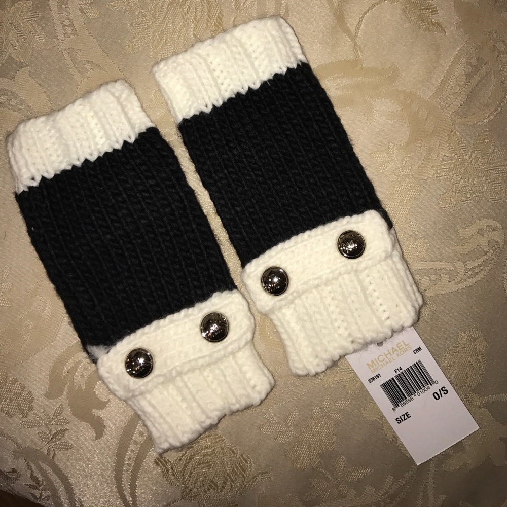 MICHAEL KORS hand warmers