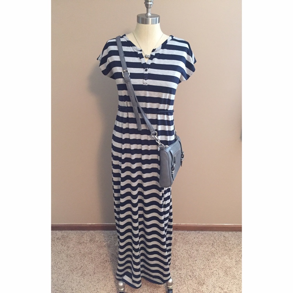 Oh Baby by Motherhood Maternity Maxi Dress Medium