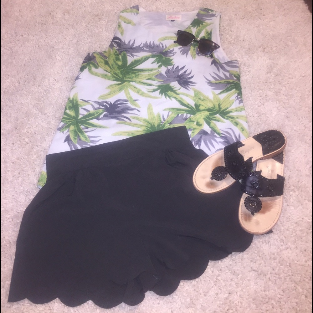 Palm scalloped tank