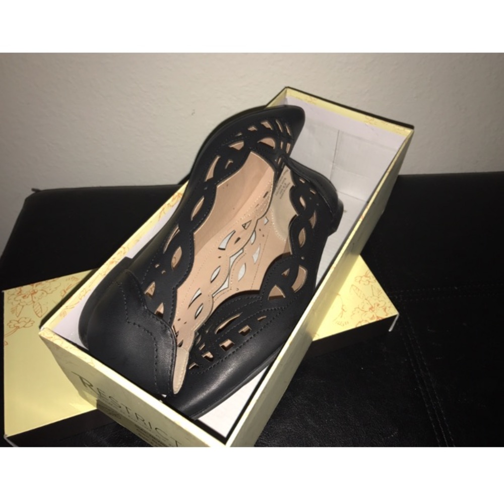 NEW stylish black flats