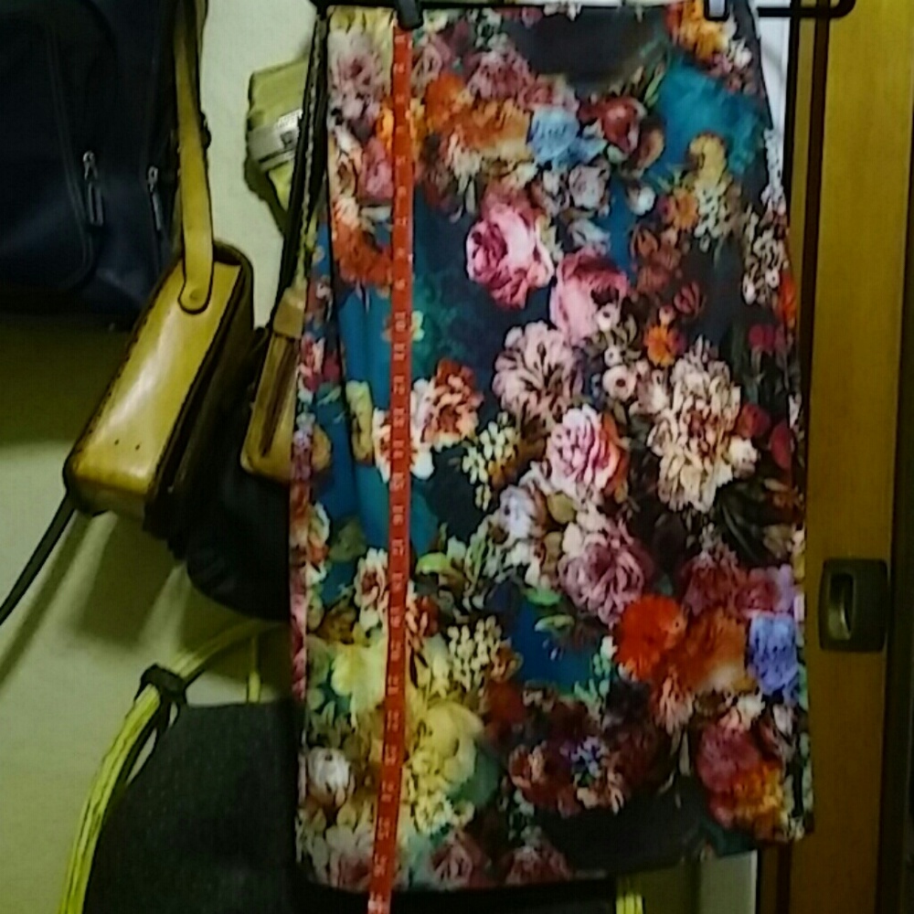 Floral skirt - Picture 2 of 7