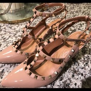 💥1 day Sale Arturo Chiang Valentino studded heel