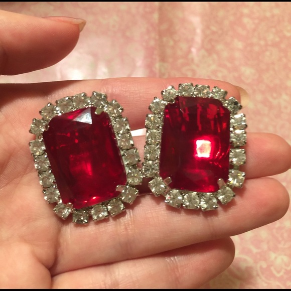SOLD!!!! Red Glass Clip On Earrings - Picture 2 of 4