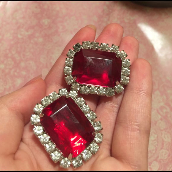 SOLD!!!! Red Glass Clip On Earrings - Picture 3 of 4