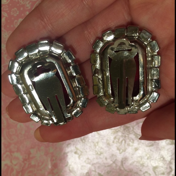 SOLD!!!! Red Glass Clip On Earrings - Picture 4 of 4