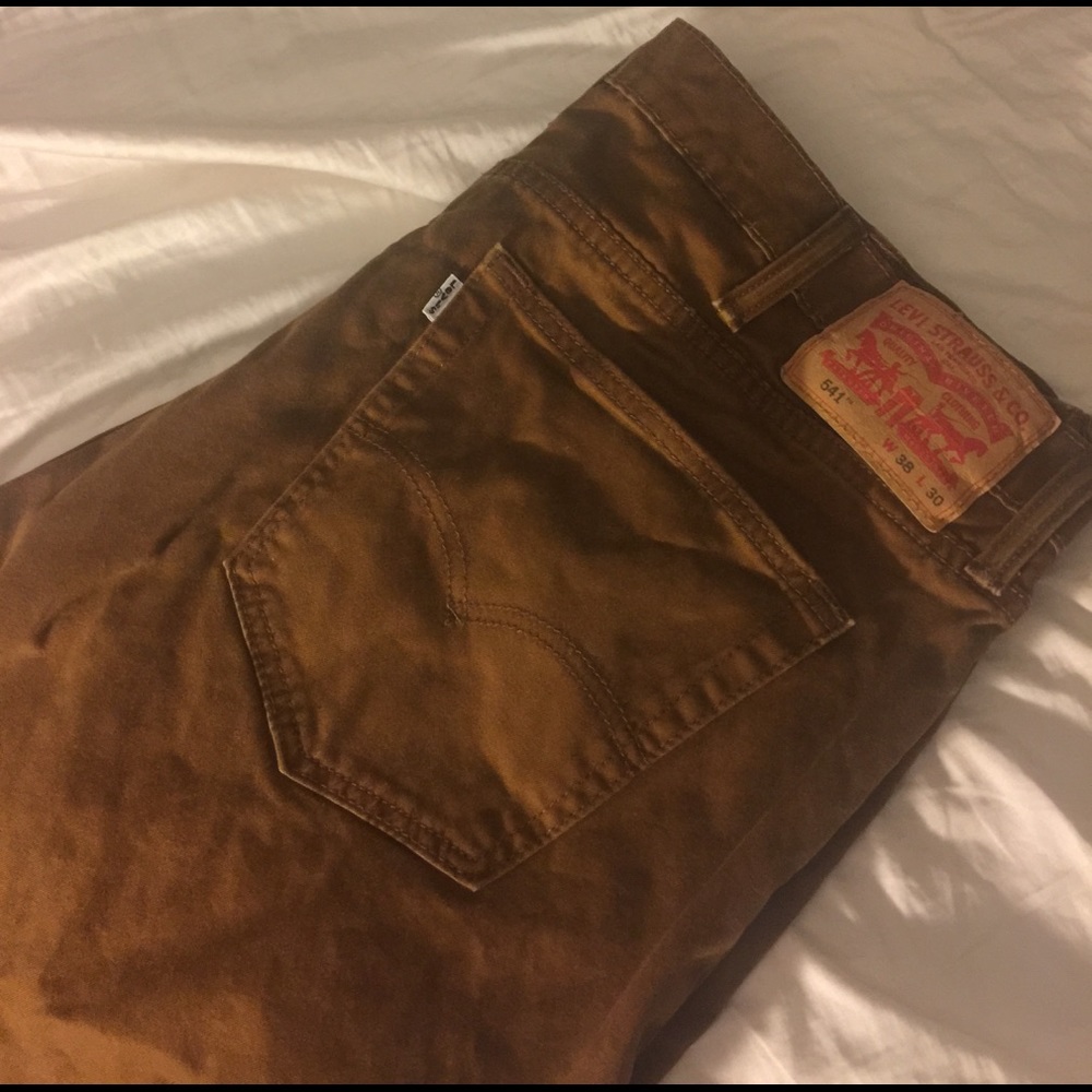 Brown Levi's 541