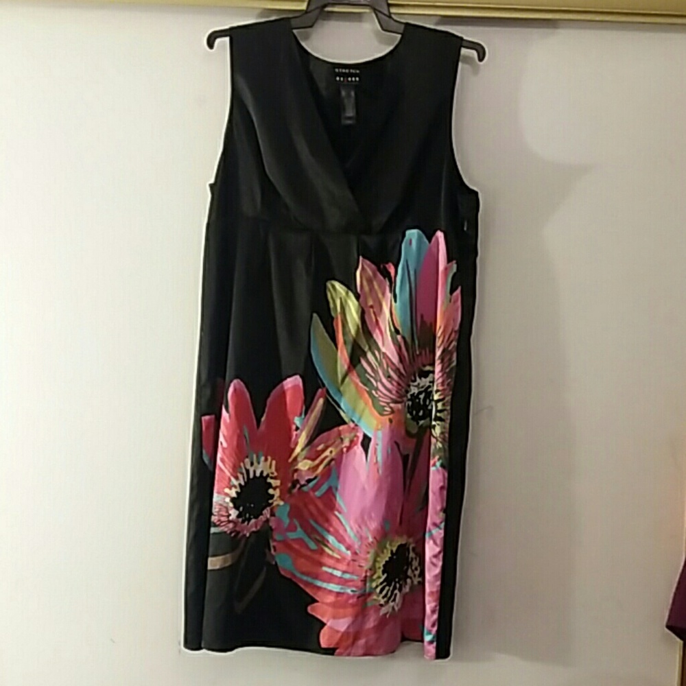 Sleeveless dress