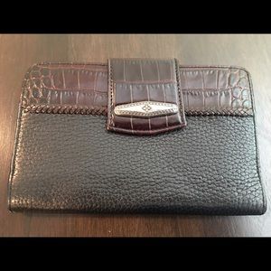 Brighton wallet in chocolate and black
