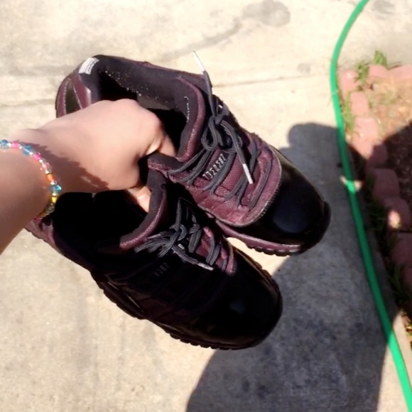 Custom burgundy 11 concord lows - Picture 2 of 4