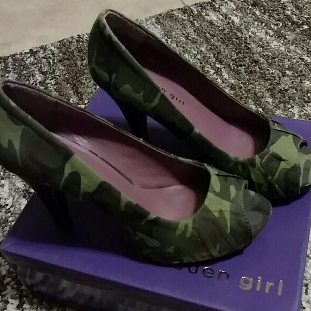 Camoflage madden girl shoes