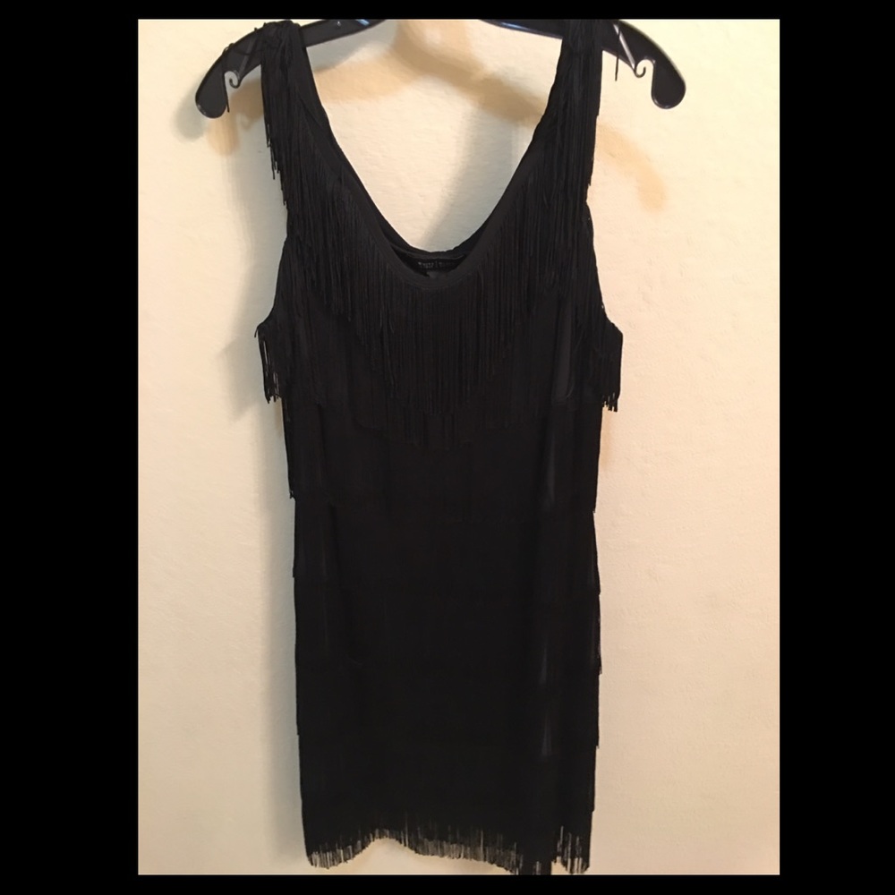 Size M precious fringe cocktail dress!