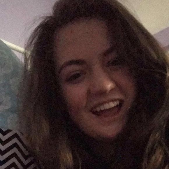 Meet your Posher, Tabitha - Picture 1 of 1