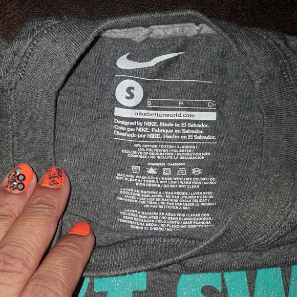 Nike'T - Picture 3 of 4