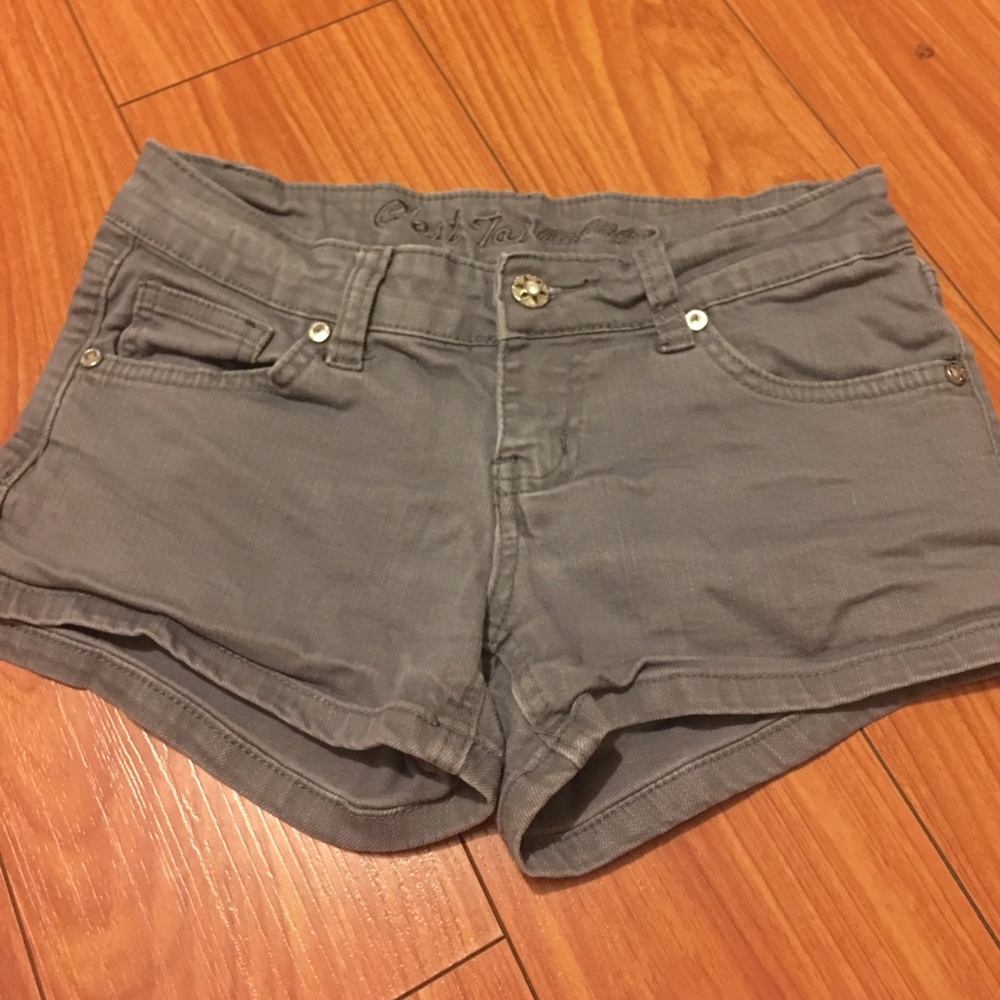 Grey shorts