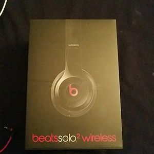 Beats solo 2 wireless