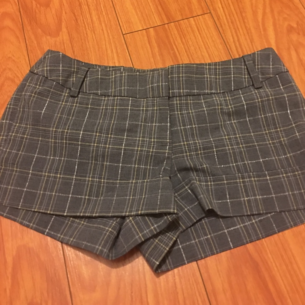 Hook plaid shorts