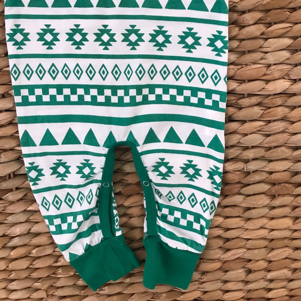 ♦️🆕♦️A.T.U.N. Printed onsie - Picture 5 of 7