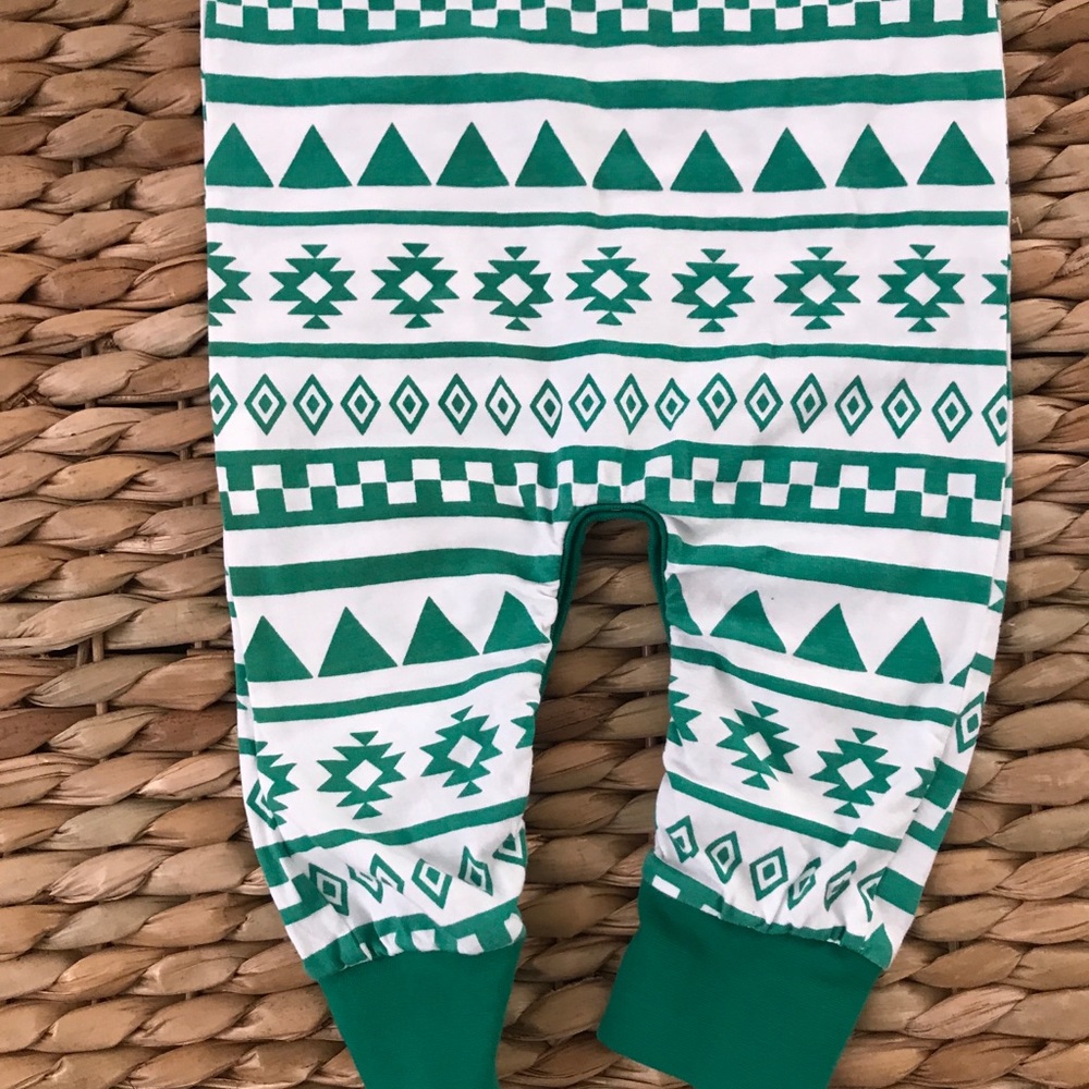 ♦️🆕♦️A.T.U.N. Printed onsie - Picture 3 of 7