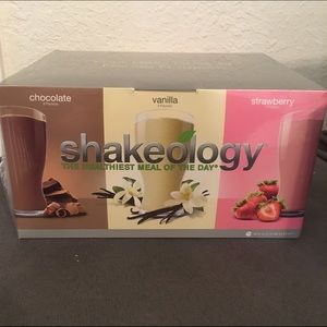 Shakeology 30 Day Combo pack - factory sealed.