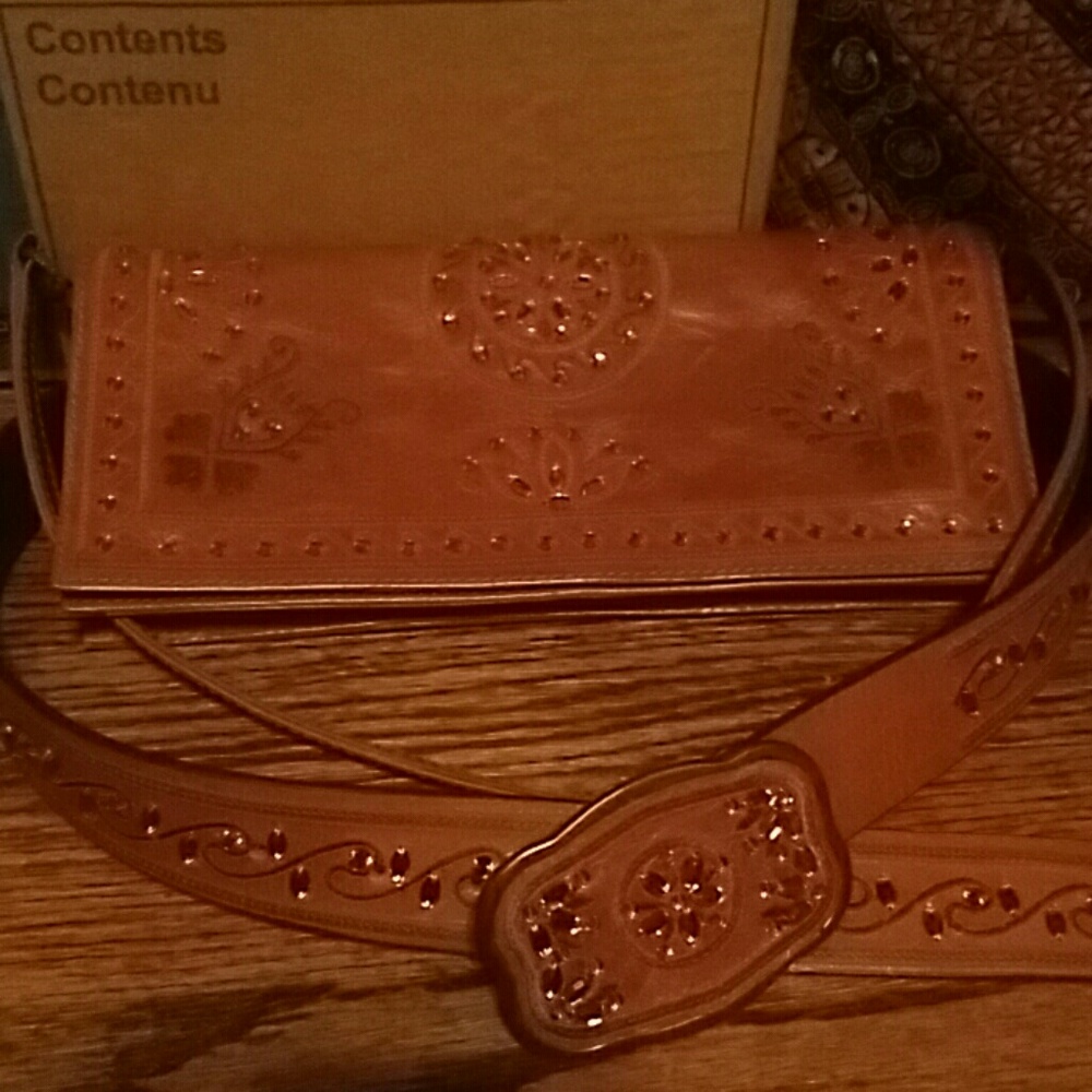 Hot! Beautiful! Wilson's Leather purse & clutch!