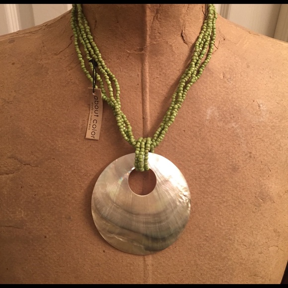 beaded shell necklace 🐚 - Picture 5 of 6