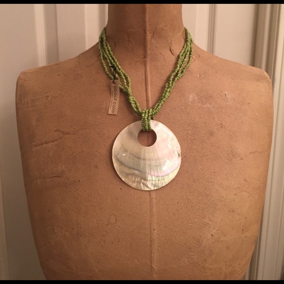 beaded shell necklace 🐚 - Picture 4 of 6