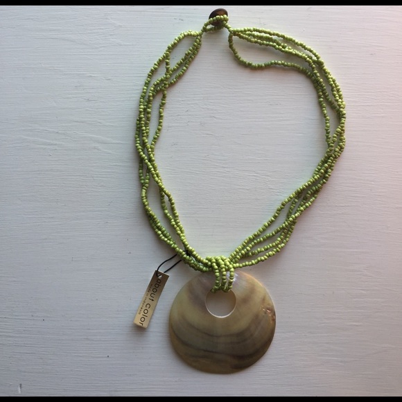 beaded shell necklace 🐚 - Picture 2 of 6